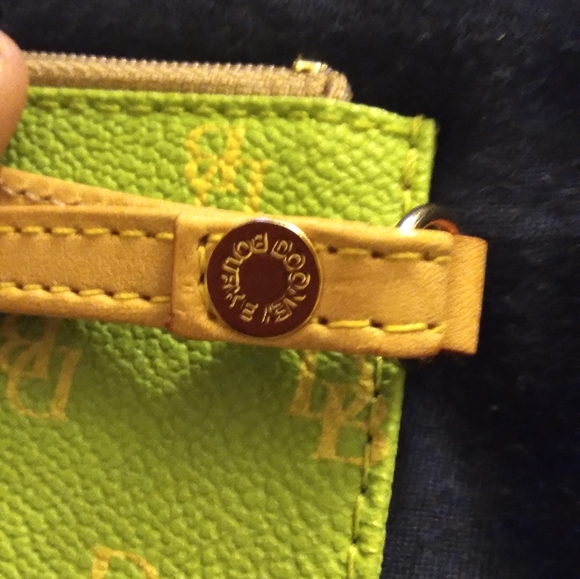Dooney & Bourke Gretta Green wristlet - Picture 3 of 3